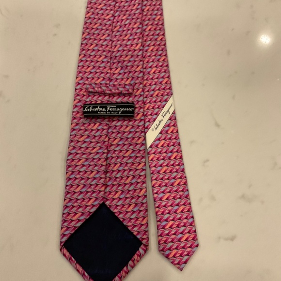 Ferragamo tie - Picture 2 of 2